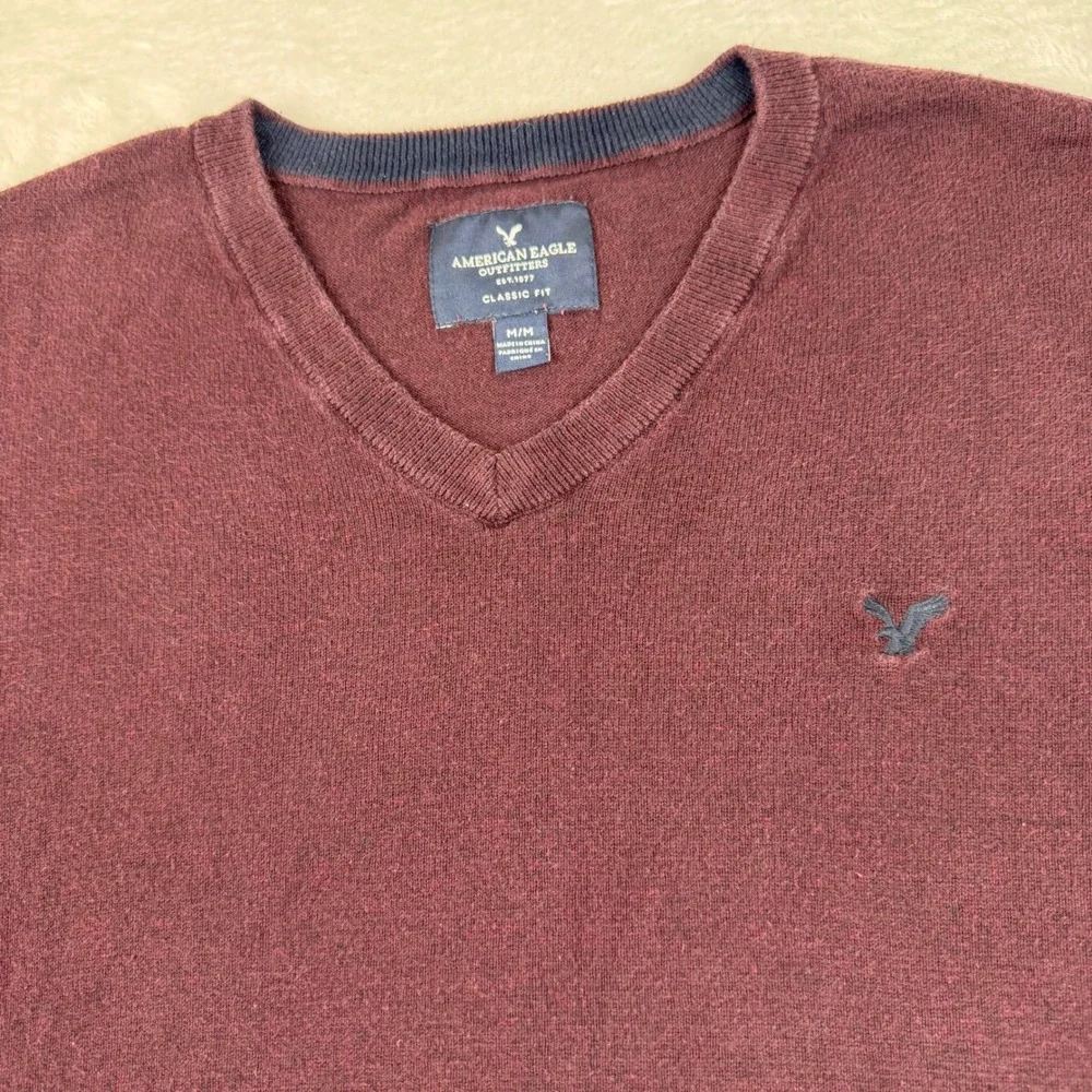 American Eagle V-Neck Sweater Mens Medium Burgundy Classic Fit Cotton Pullover